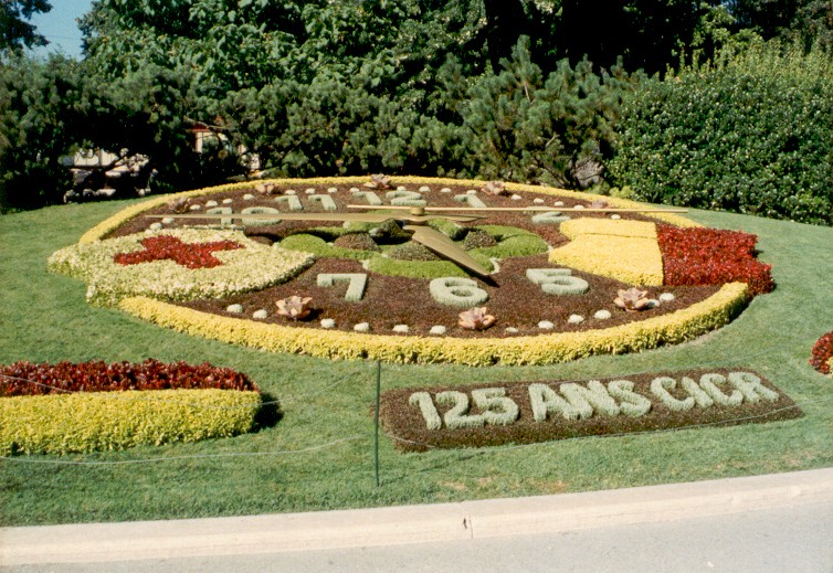 Horloge fleurie de 1988 aux couleurs de la Croix-Rouge