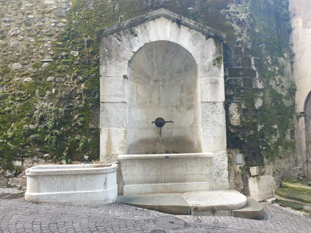 la rue de la Fontaine