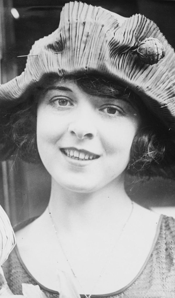 L’épingle à chapeau