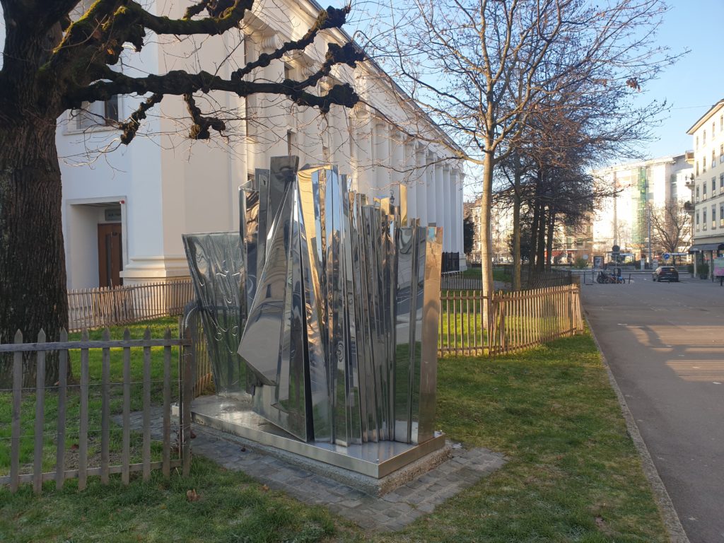 La place Béla Bartók et la Cantata profana