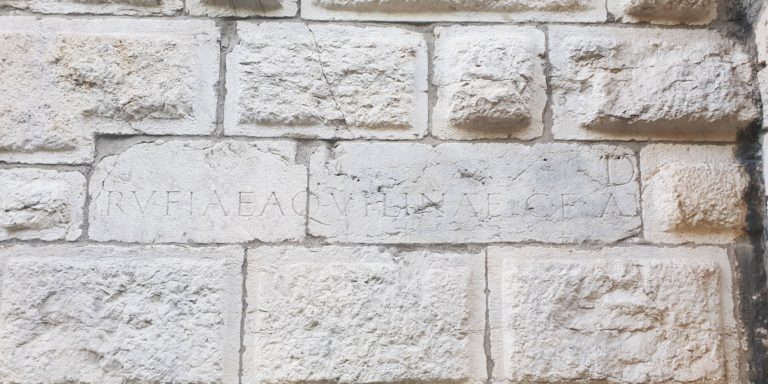 L’inscription romaine sur la Tour Baudet