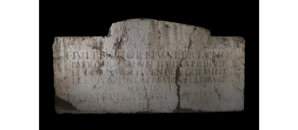 Monument en l'honneur de Titus Iulius Valerianus